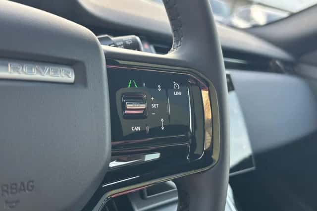 Land Rover Range Rover Evoque (2024) thumbnail 4