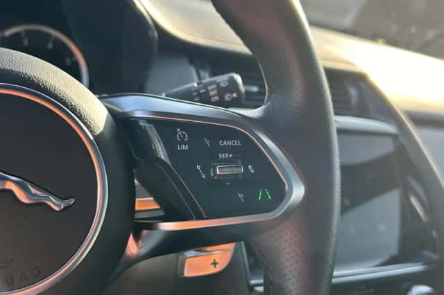 Jaguar E-Pace (2022) thumbnail 4