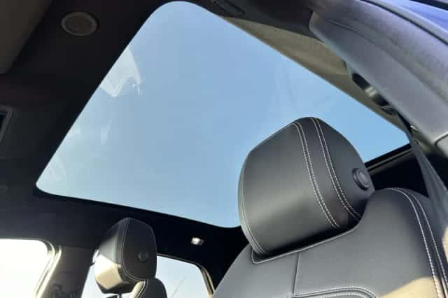 Jaguar E-Pace (2022) thumbnail 10