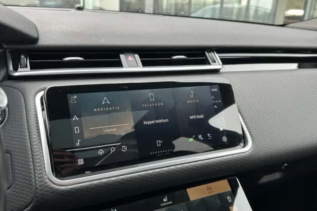 Land Rover Range Rover Velar (2021) thumbnail 4