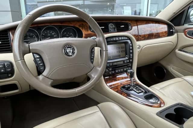 Jaguar XJ (2007) thumbnail 2