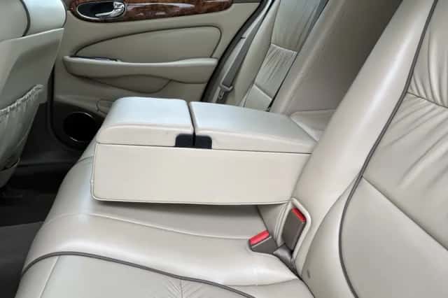 Jaguar XJ (2007) thumbnail 11