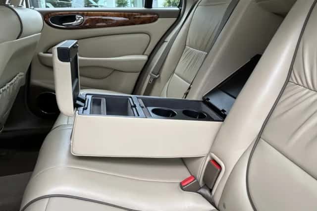 Jaguar XJ (2007) thumbnail 12