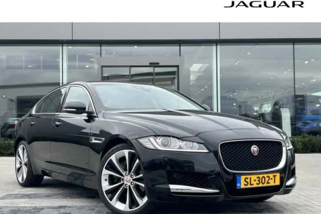 Jaguar XF (2018) thumbnail 1