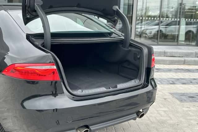 Jaguar XF (2018) thumbnail 15