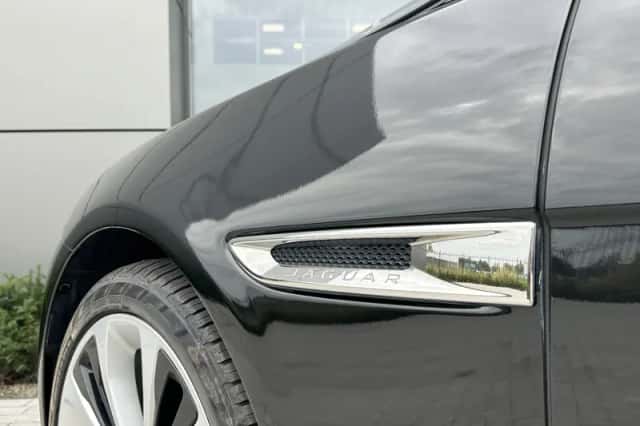 Jaguar XF (2018) thumbnail 21