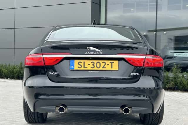 Jaguar XF (2018) thumbnail 24