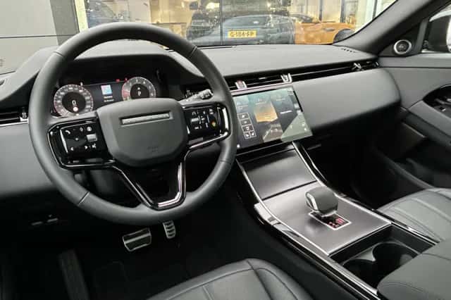 Land Rover Range Rover Evoque (2025) thumbnail 2