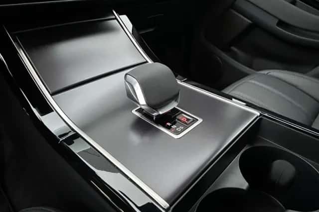Land Rover Range Rover Evoque (2025) thumbnail 3