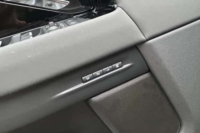 Land Rover Range Rover Evoque (2025) thumbnail 29