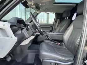 Land Rover Defender (2021) thumbnail 6
