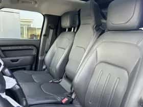 Land Rover Defender (2021) thumbnail 13