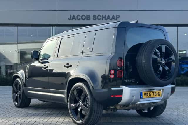 Land Rover Defender (2021) thumbnail 5