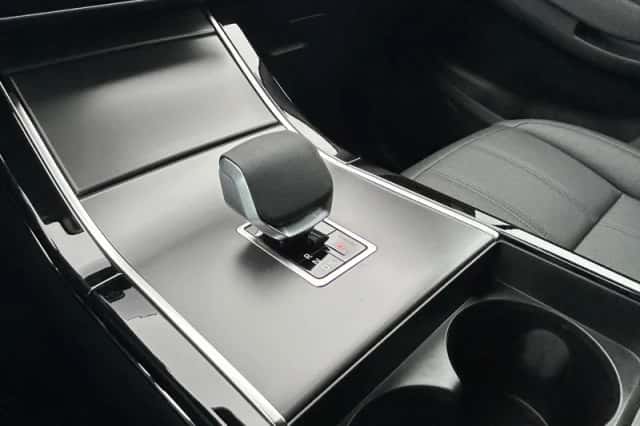 Land Rover Range Rover Evoque (2026) thumbnail 3