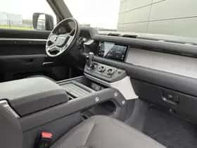 Land Rover Defender (2021) thumbnail 26