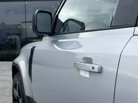 Land Rover Defender (2021) thumbnail 27