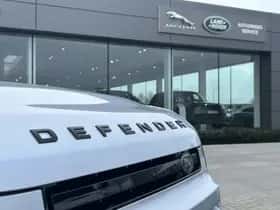 Land Rover Defender (2021) thumbnail 30