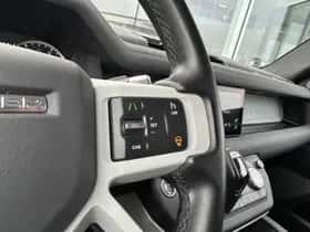 Land Rover Defender (2021) thumbnail 4