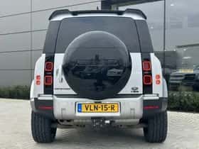 Land Rover Defender (2021) thumbnail 32