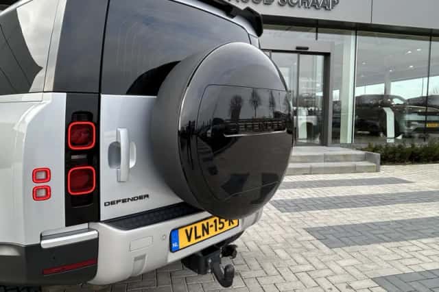 Land Rover Defender (2021) thumbnail 34