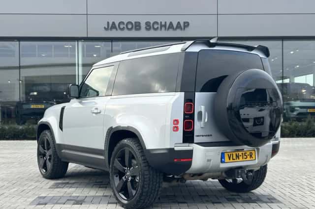 Land Rover Defender (2021) thumbnail 6