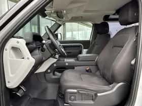 Land Rover Defender (2021) thumbnail 7