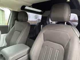 Land Rover Defender (2021) thumbnail 8