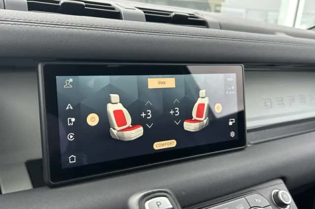 Land Rover Defender (2021) thumbnail 9
