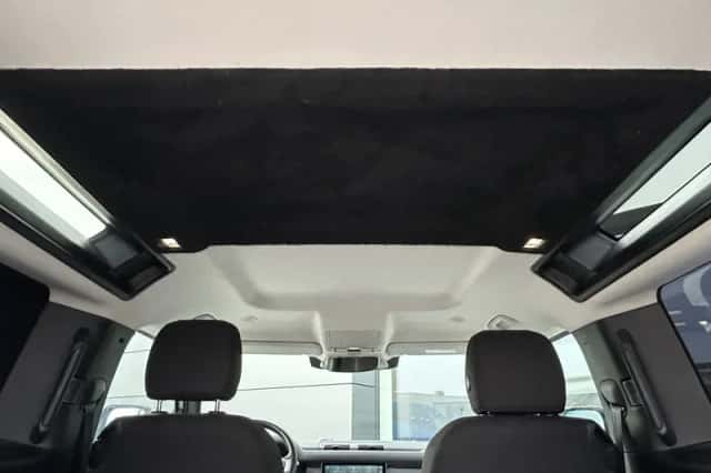 Land Rover Defender (2021) thumbnail 21