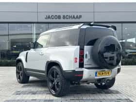 Land Rover Defender (2021) thumbnail 6