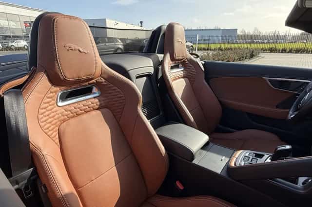 Jaguar F-Type (2021) thumbnail 4
