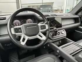 Land Rover Defender (2022) thumbnail 2