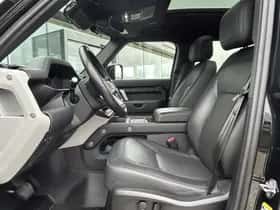 Land Rover Defender (2022) thumbnail 6
