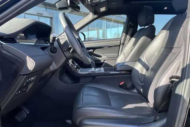 Land Rover Range Rover Evoque (2022) thumbnail 6