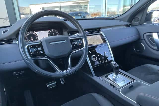 Land Rover Discovery Sport (2022) thumbnail 2