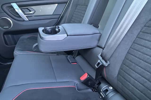 Land Rover Discovery Sport (2022) thumbnail 11