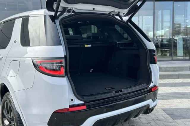 Land Rover Discovery Sport (2022) thumbnail 17