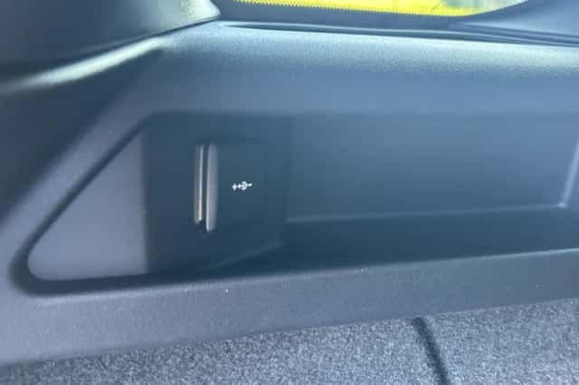 Land Rover Discovery Sport (2022) thumbnail 18