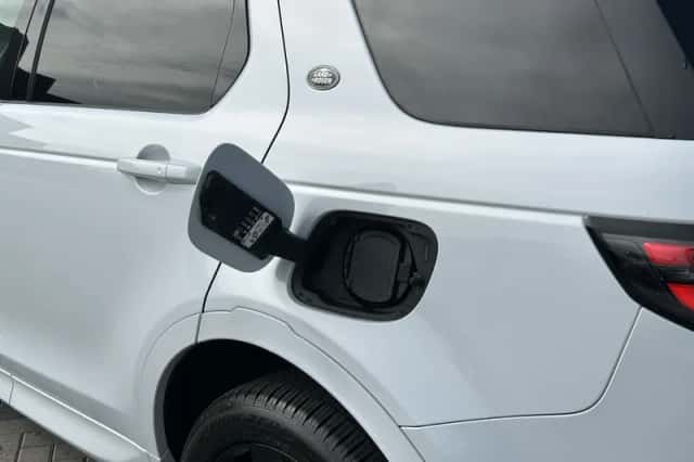 Land Rover Discovery Sport (2022) thumbnail 24