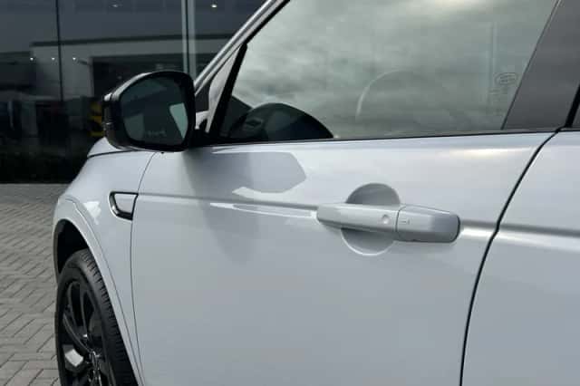 Land Rover Discovery Sport (2022) thumbnail 26