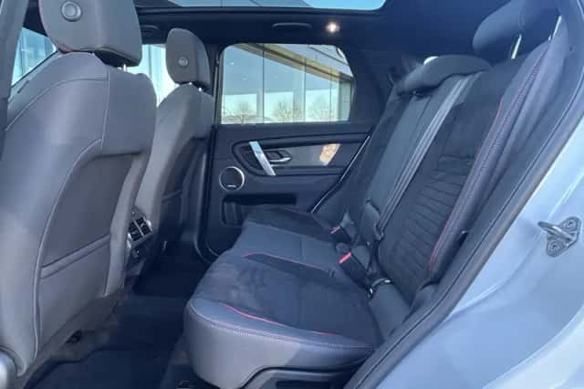 Land Rover Discovery Sport (2022) thumbnail 10