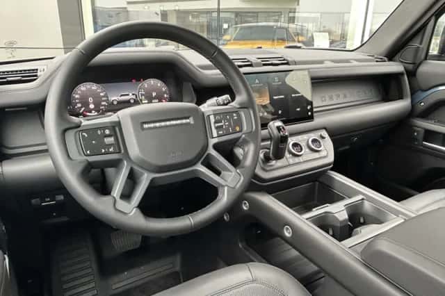 Land Rover Defender (2026) thumbnail 2