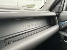 Land Rover Defender (2026) thumbnail 32