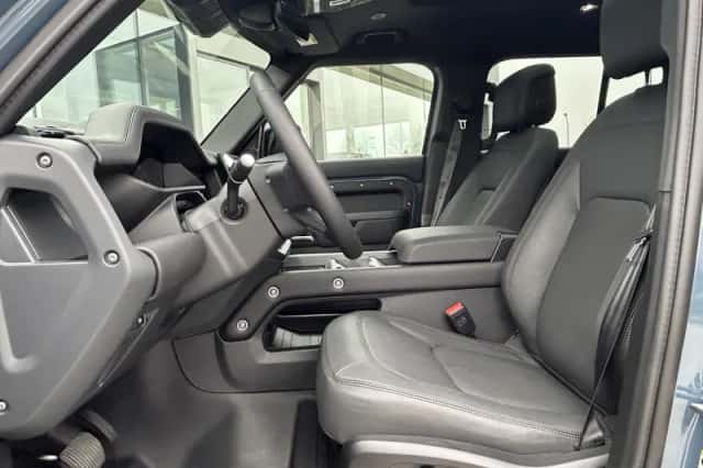 Land Rover Defender (2026) thumbnail 5