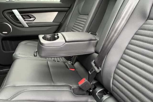 Land Rover Discovery Sport (2026) thumbnail 11