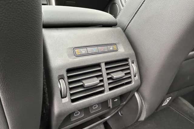 Land Rover Discovery Sport (2026) thumbnail 12