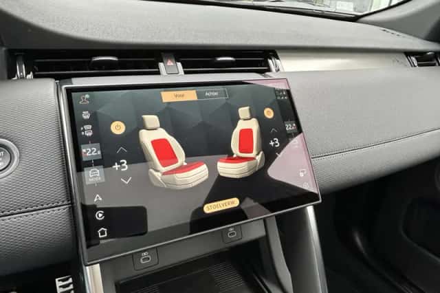 Land Rover Discovery Sport (2026) thumbnail 8