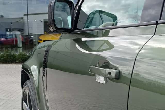 Land Rover Defender (2026) thumbnail 27