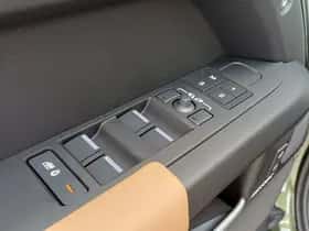 Land Rover Defender (2026) thumbnail 33