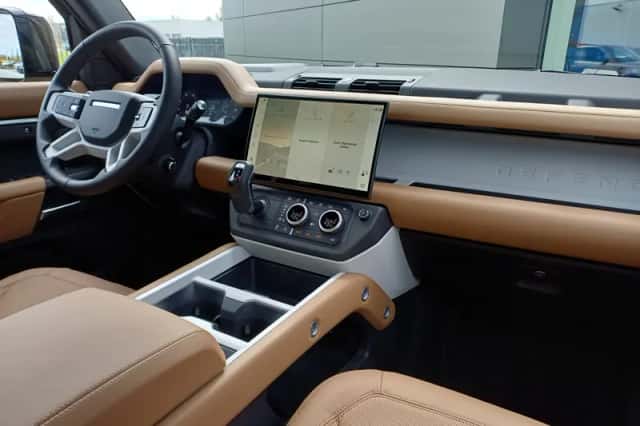 Land Rover Defender (2026) thumbnail 38